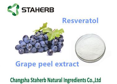 Resveratroli cosmetici naturali 5% Cas No.501-36-0 degli ingredienti dell'estratto della pelle dell'uva fornitore